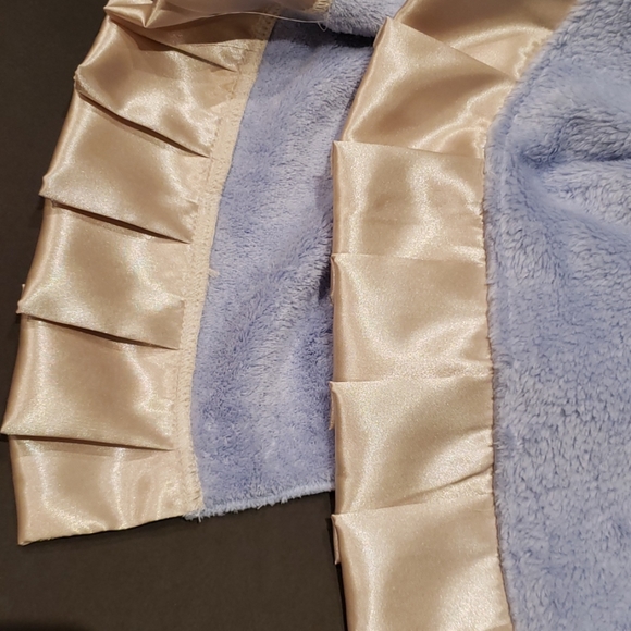 Made in Canada, New Stock! Blue Baby blankets - Picture 3 of 3